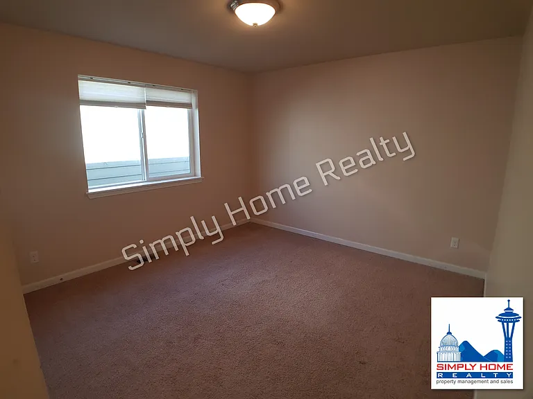 4518 Edgewater Blvd NE — Photo 12