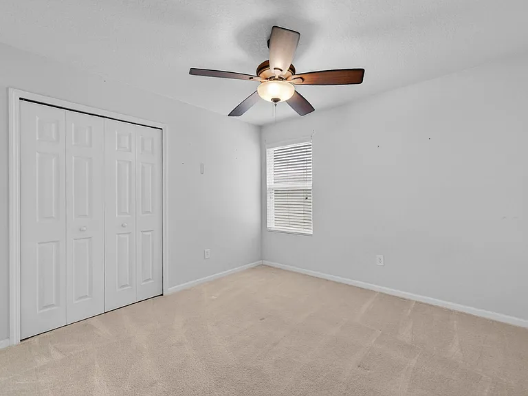 112 Kildrummy Ct — Photo 29
