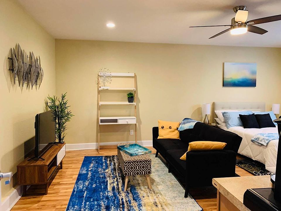 1st image of 2081 Sheraton Dr #1