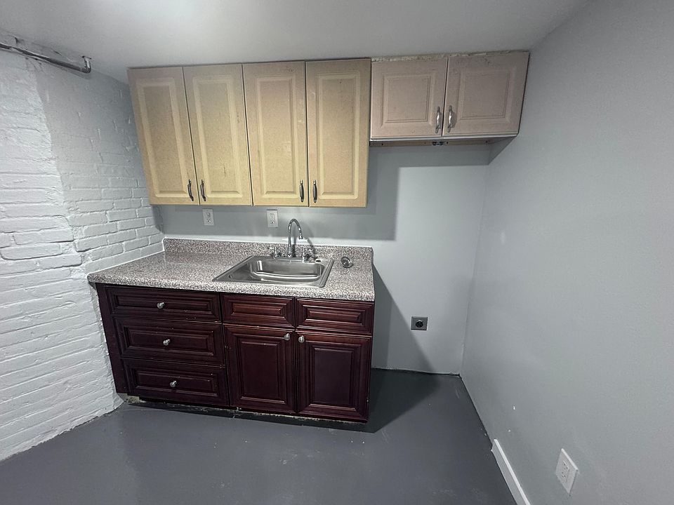1st image of 81 Bostwick Ave #Lowerg1