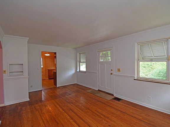 5th image of 8171 Hollybrook Ct
