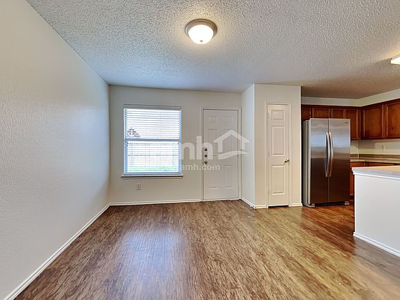 5th image of 5316 Throckmorton Dr