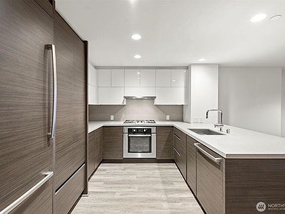 5th image of 588 Bell Street #304S