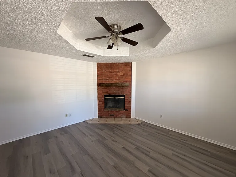 3431 Hyden Ave — Photo 2