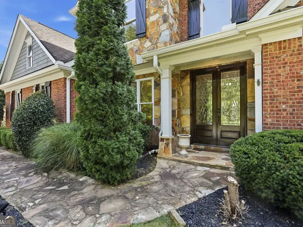 1335 Whisper Cove Dr, Buford, GA 30518
