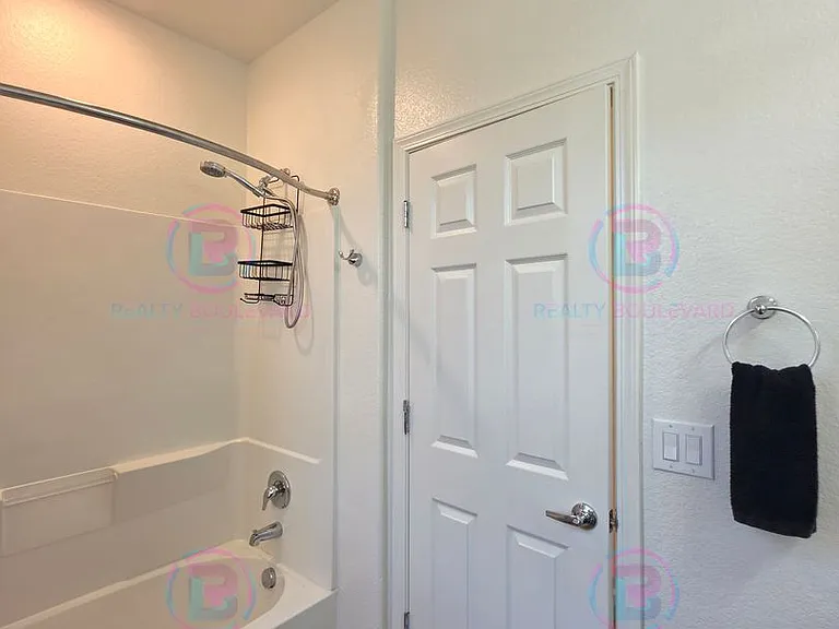 3010 Sterling Ridge Cir — Photo 13