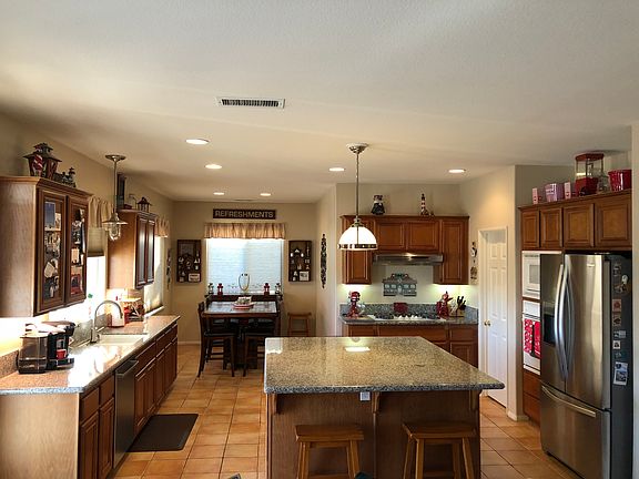5th image of 23571 Silverwood St