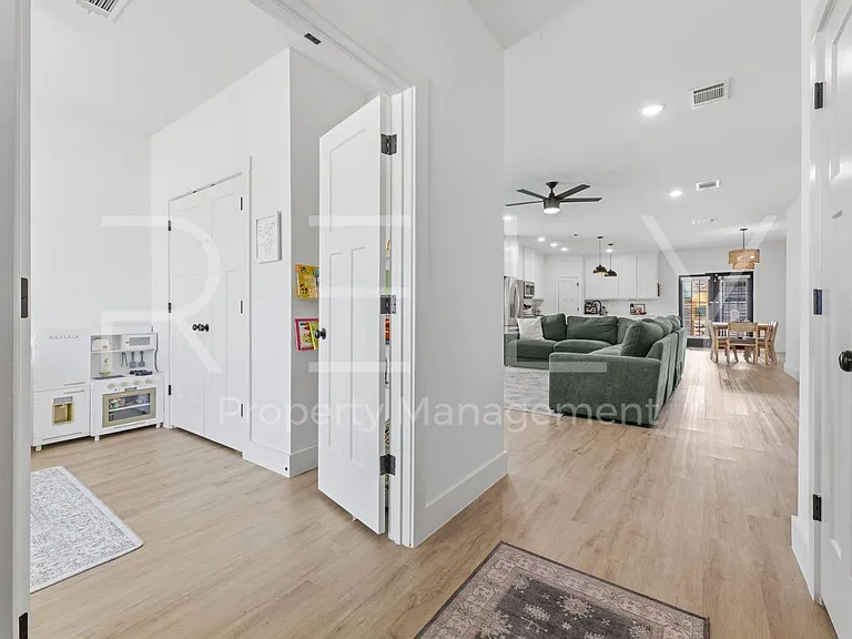 129 Seattle Slew Dr — Photo 9