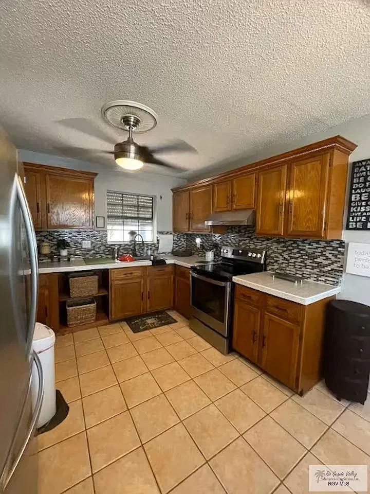 3 bed, 2.0 bath, 1708 sqft, $2,900 — Photo 4