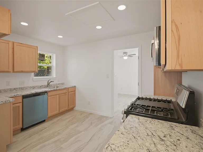 3518 Orange St — Photo 11