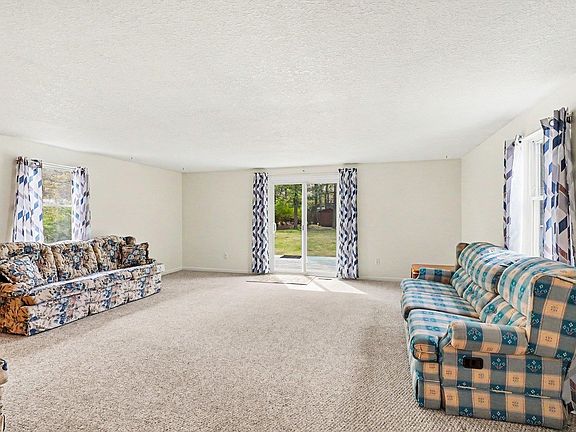 3rd image of 5603 Cedar Lake Rd