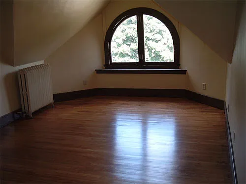 Studio, 200 sqft, $380 — Photo 3