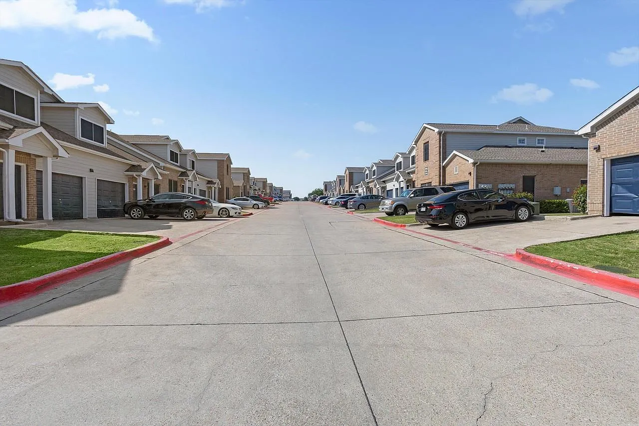 Prairie Estates — Photo 1