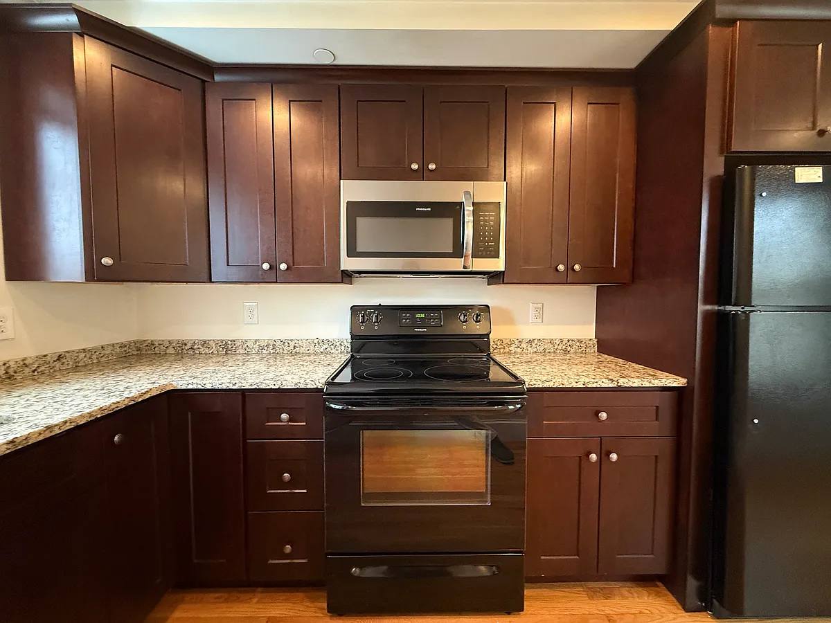 Kitchen - 11 Salem St #C