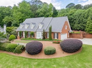 7660 Dunvegan Close, Sandy Springs, GA 30350