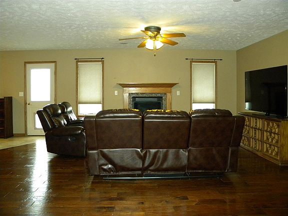 5th image of 4110 Sequoia Dr