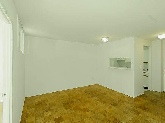 4th image of 220 E 24th St APT 5A