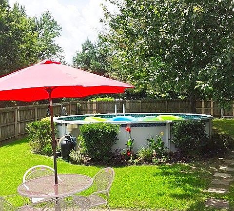 Beautiful backyard with pool