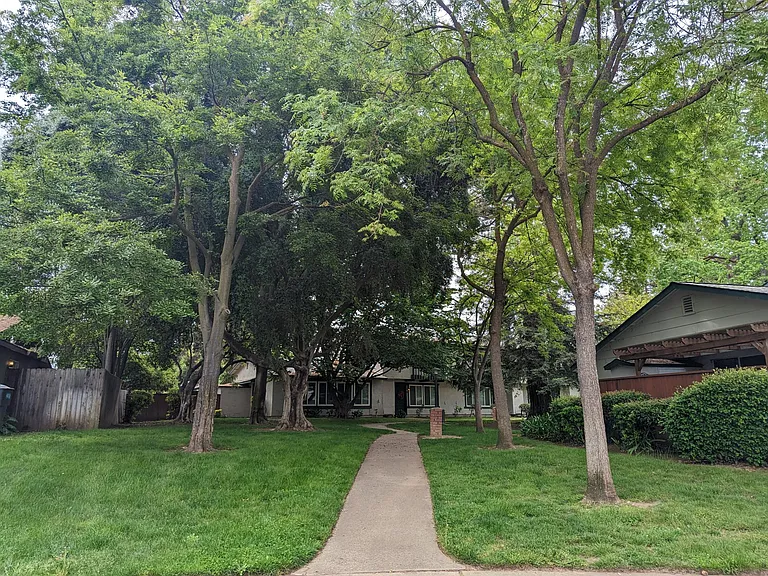 8906 Lanier Way #C — Photo 3
