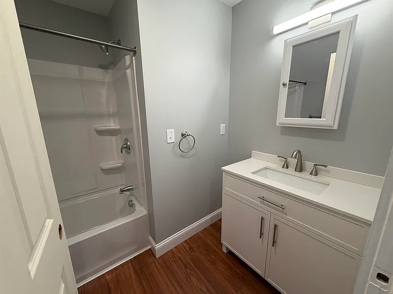 4 Elm St #B — Photo 17