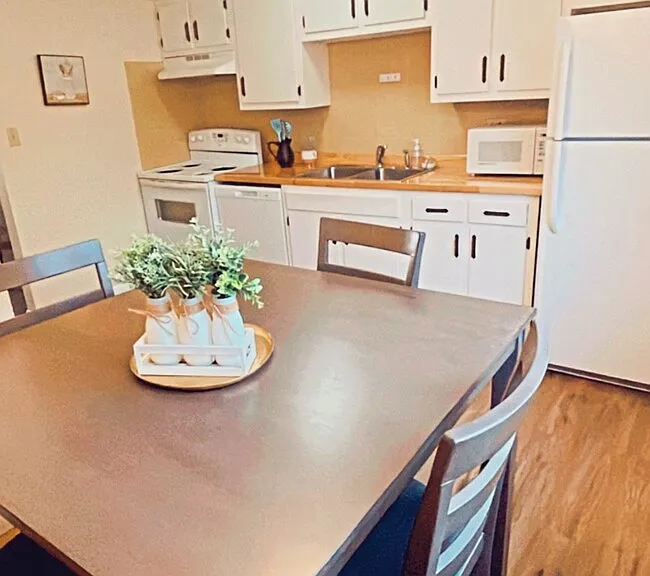 2104 Elm Ln #4 — Photo 3
