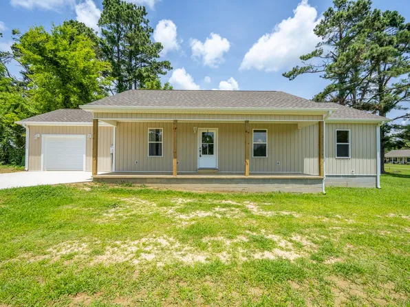231 Clausel Ln, Adamsville, TN 38310