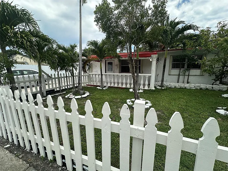 1215 S 24th Ave — Photo 11