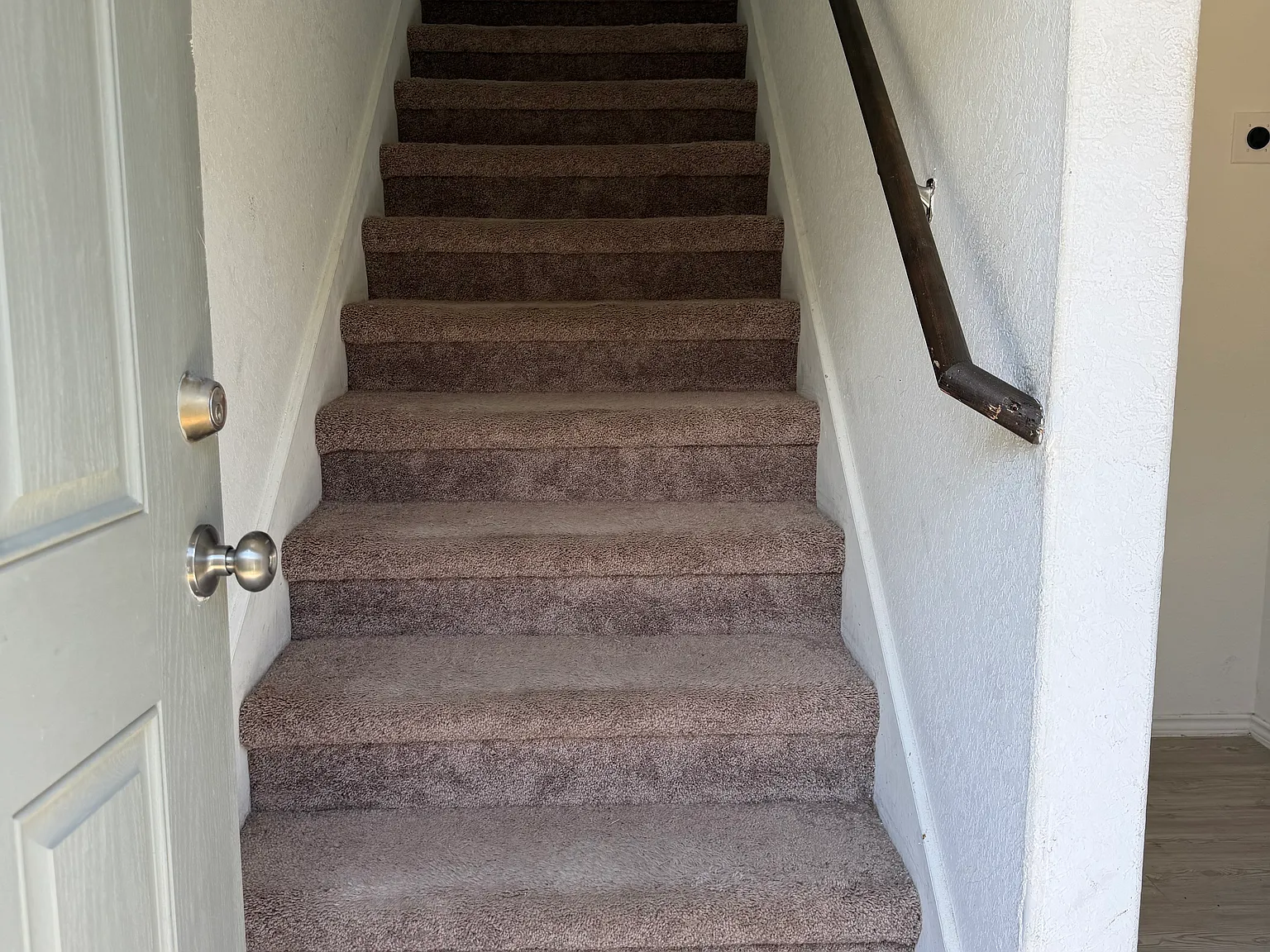 3 bed, 1350 sqft, $1,550 — Photo 2
