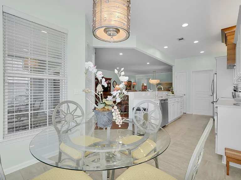 17 Thomas Bee Dr — Photo 26