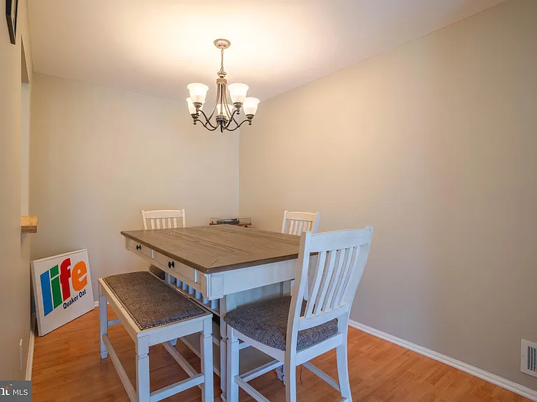 27 Chambord Ct — Photo 7