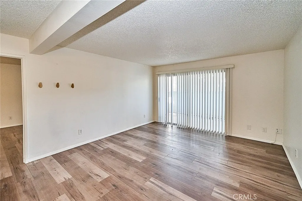1 bed, 715 sqft, $1,950 — Photo 4