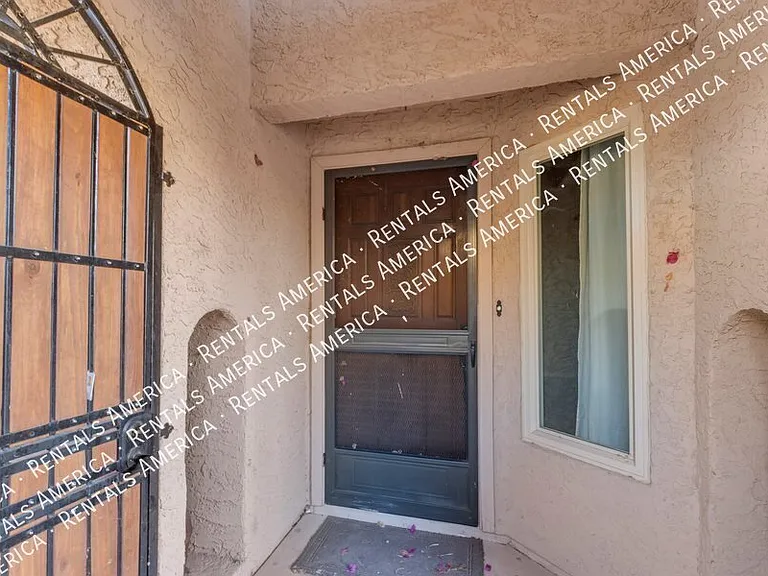 5822 W Abraham Ln — Photo 47