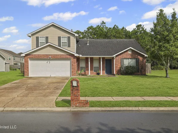 26 Lakeview Dr, Ocean Springs, MS 39564