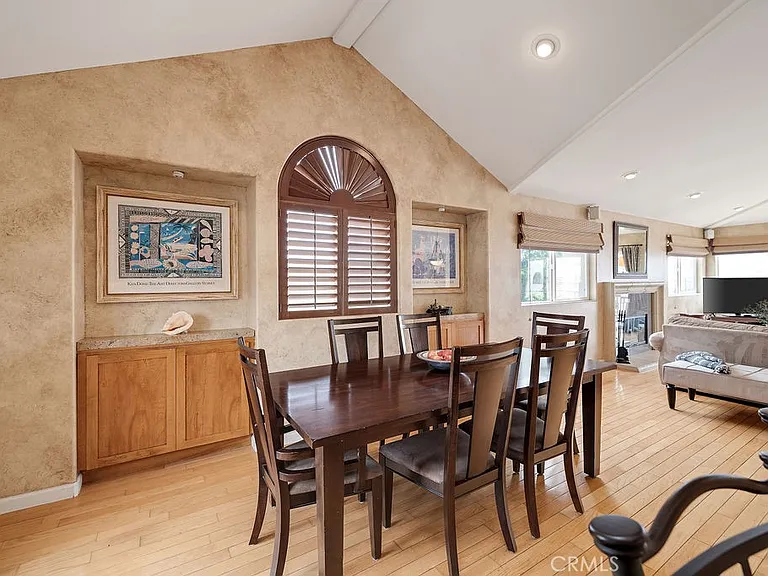 817 Monterey Blvd — Photo 11
