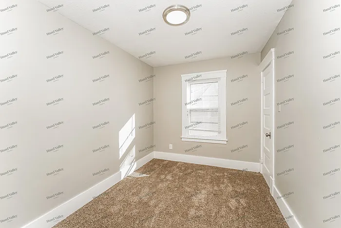 908 W 20th St — Photo 13