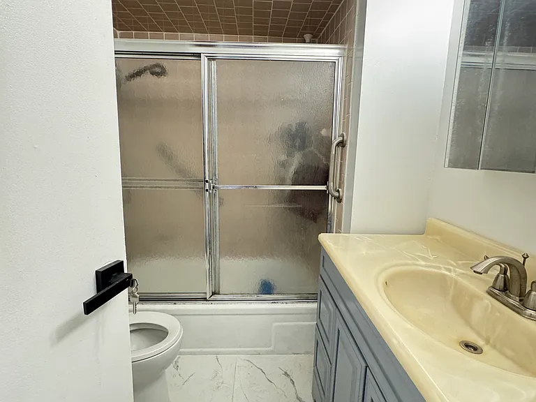 98 Logan Ave #2A — Photo 9