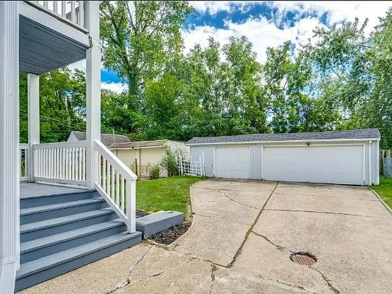 14300 Darwin Ave — Photo 12