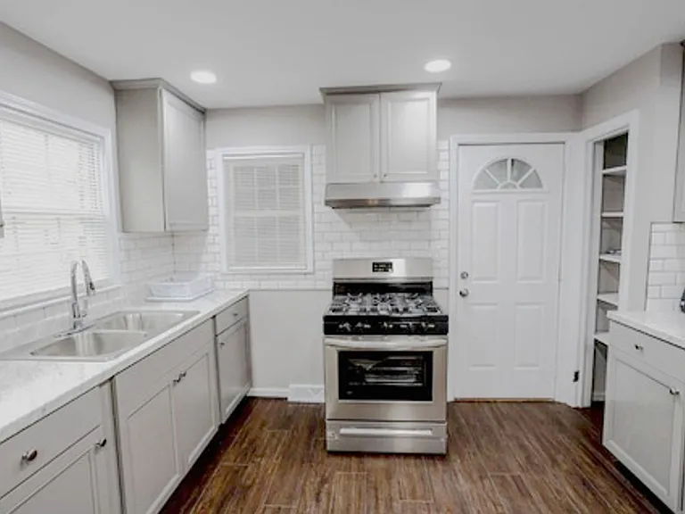 116 Campbell St — Photo 7