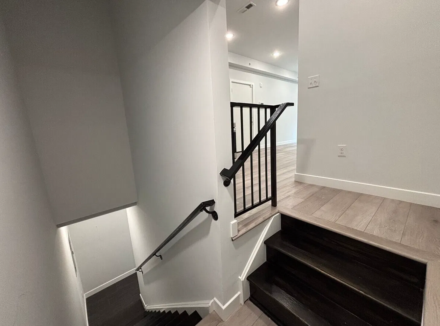 2226 N Franklin St — Photo 3
