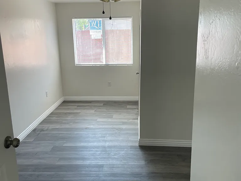 721 Wilson Ave — Photo 4