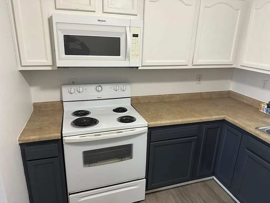 755 Brandon Ave — Photo 2