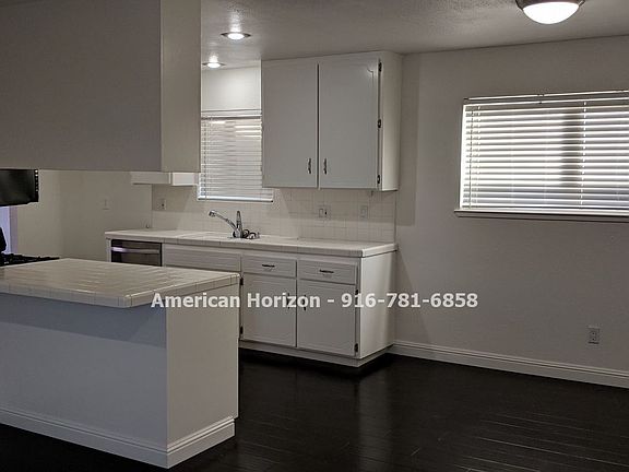 4th image of 1215 Bunker Hill Dr