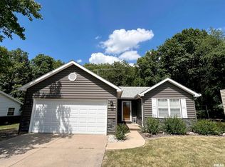 3527 W Saymore Ln, Peoria, IL 61615