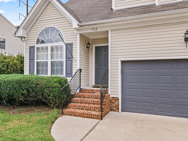 712 Tallahassee Dr — Photo 42