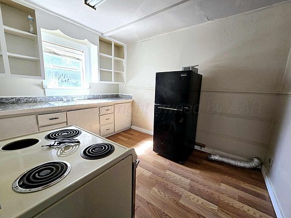 5th image of 402 S Rusk St