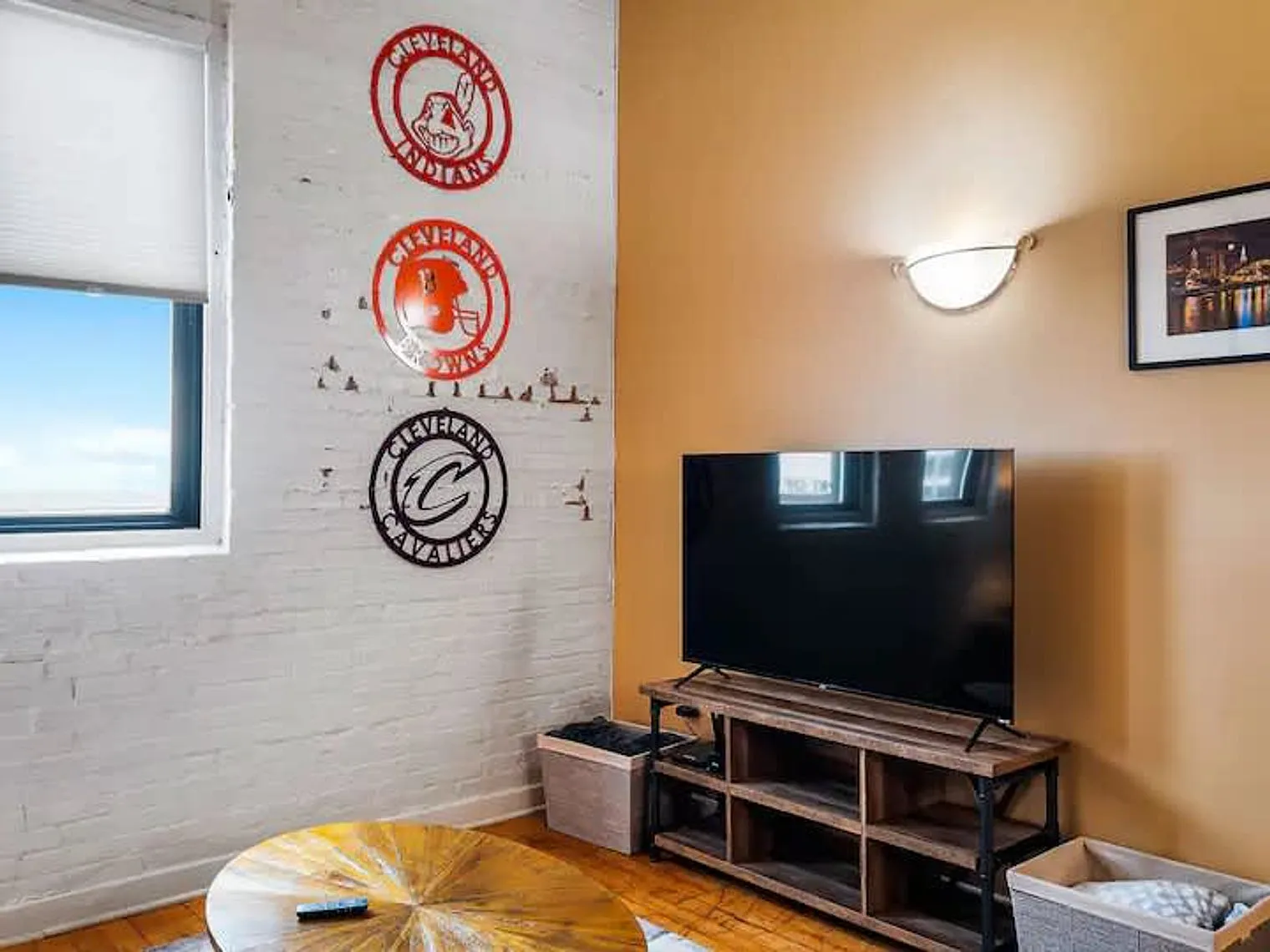 1 bed, 1.0 bath, 839 sqft, $1,610 — Photo 2