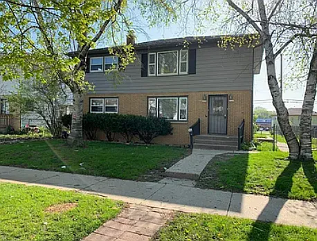 3 bed, 1024 sqft, $1,450 — Photo 3