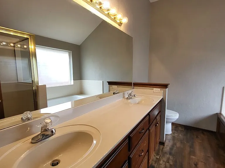 3517 Glisten St — Photo 14