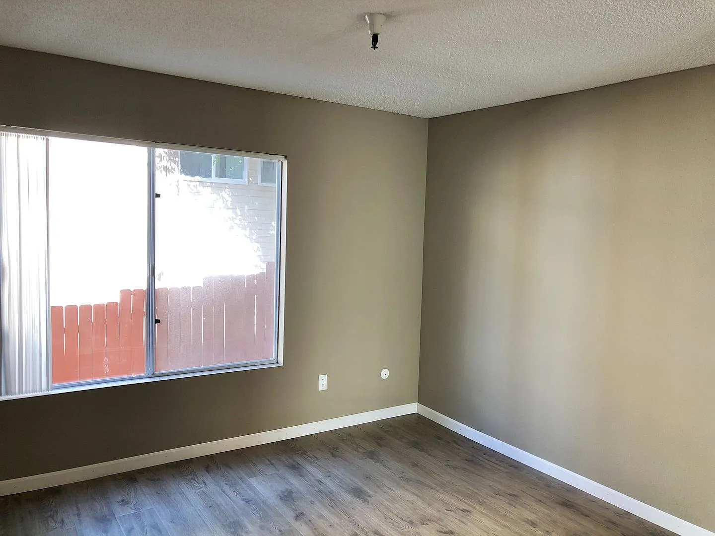 Beautiful 1 Bedroom, SENIOR home (55+) $1,520 /MO — Photo 1