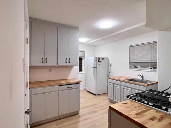146 Gardiner Ave #5